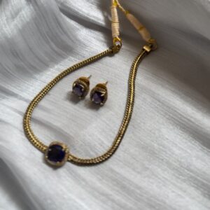 Single Stoned Chocker With A Pair Of Beautiful Pair Of Stud